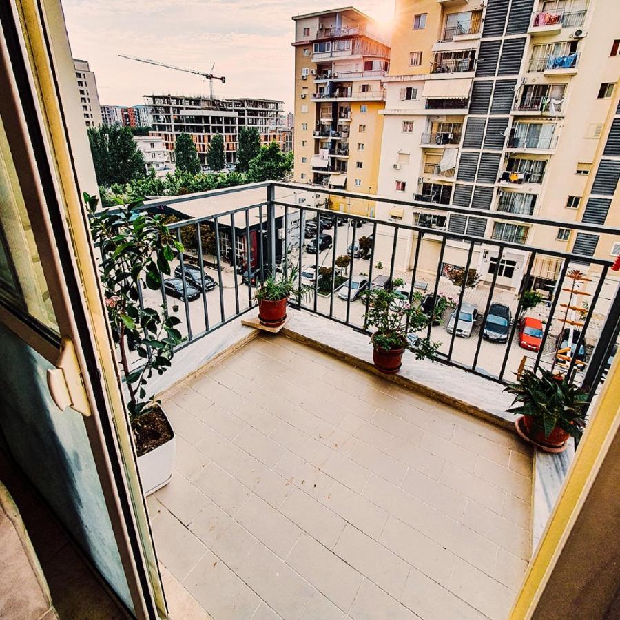 Cozy 1 Bedroom Apartment Near Parks, Cafes & Restaurants Tirana Exterior foto